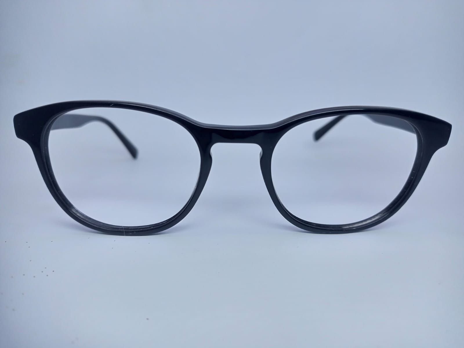 Modern Classic Black Round-Oval Series - Side View